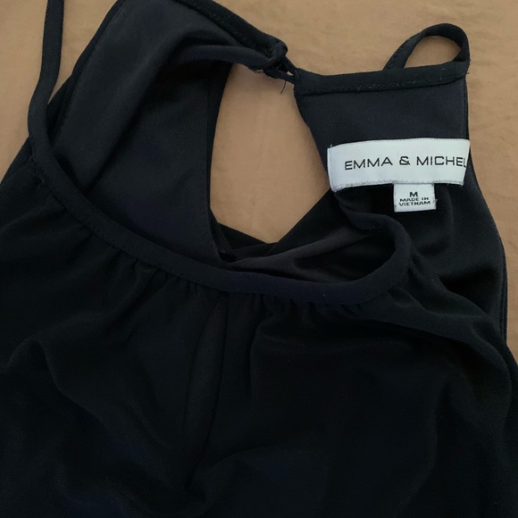 One piece - Picture 2 of 3